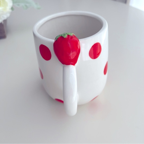 🖤STRAWBERRY MUG - Picture 7 of 9